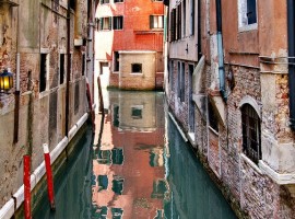 Un canal de Venecia