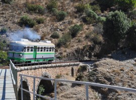 Paisaje del puente del trayecto del Tren Verde de Sardeña